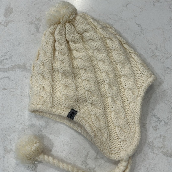 The North Face Women’s Cable Knit Cream Ear Muff Stocking Hat Fleece Ski - Picture 12 of 13